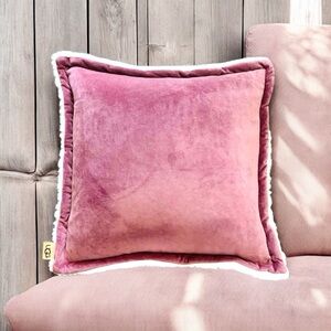 UGG Bliss Sherpa Pillow Dusty Rose 22x22